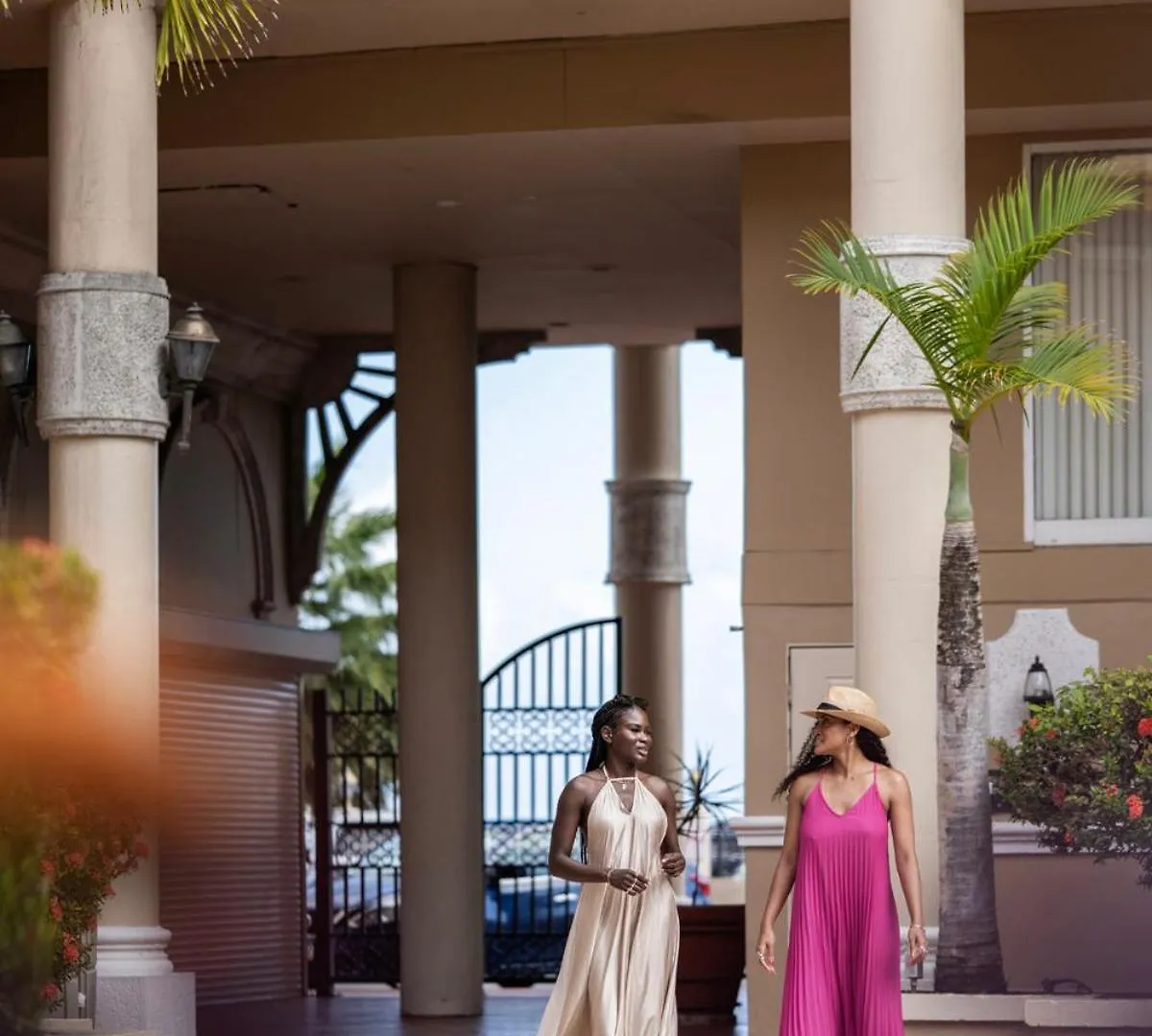 שארלוט אמלי Windward Passage Hotel איי הבתולה של ארצות הברית
