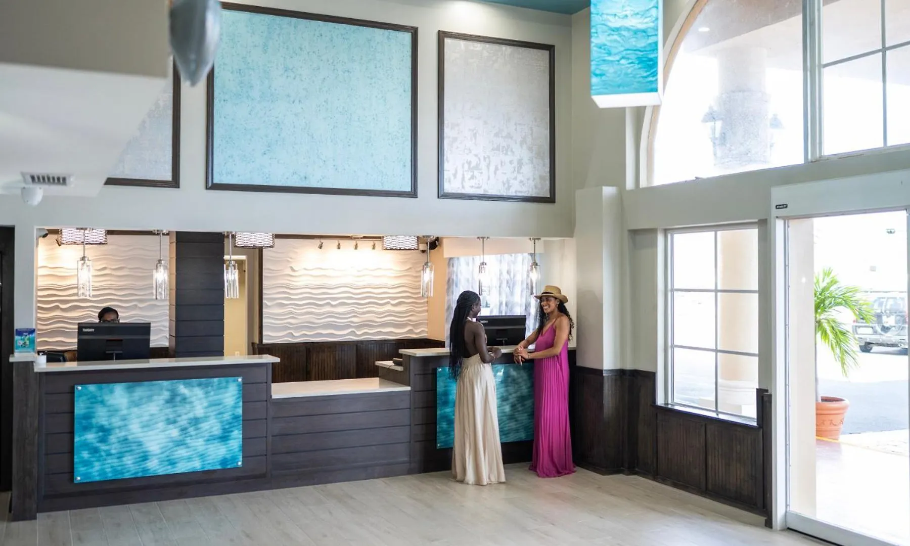 שארלוט אמלי Windward Passage Hotel