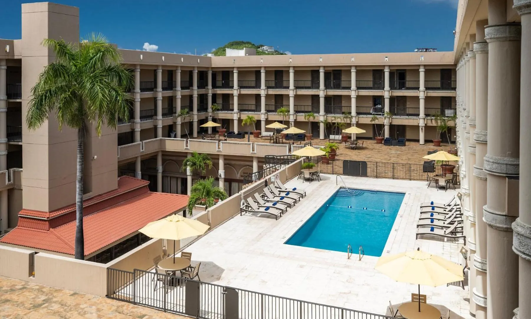 שארלוט אמלי Windward Passage Hotel איי הבתולה של ארצות הברית