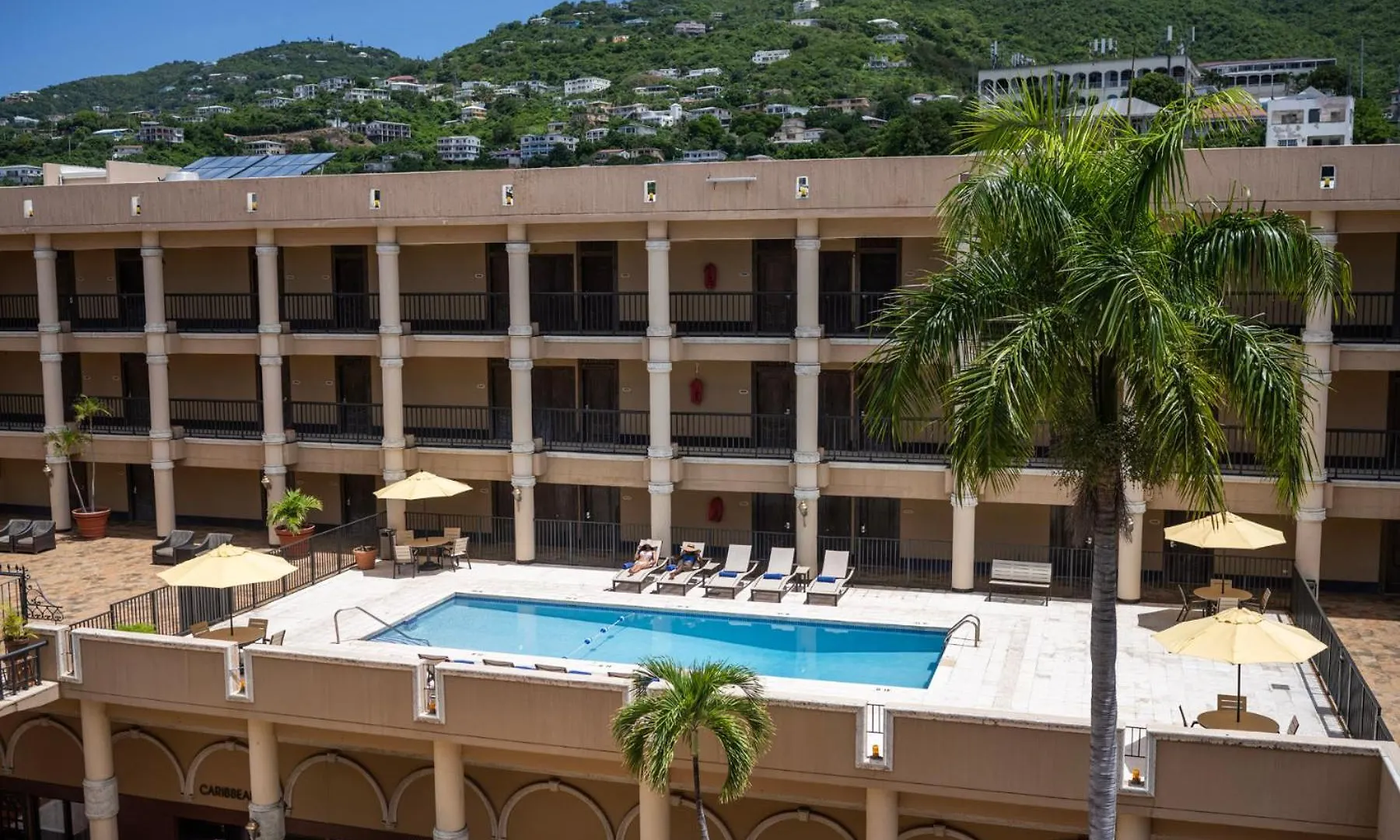 שארלוט אמלי Windward Passage Hotel