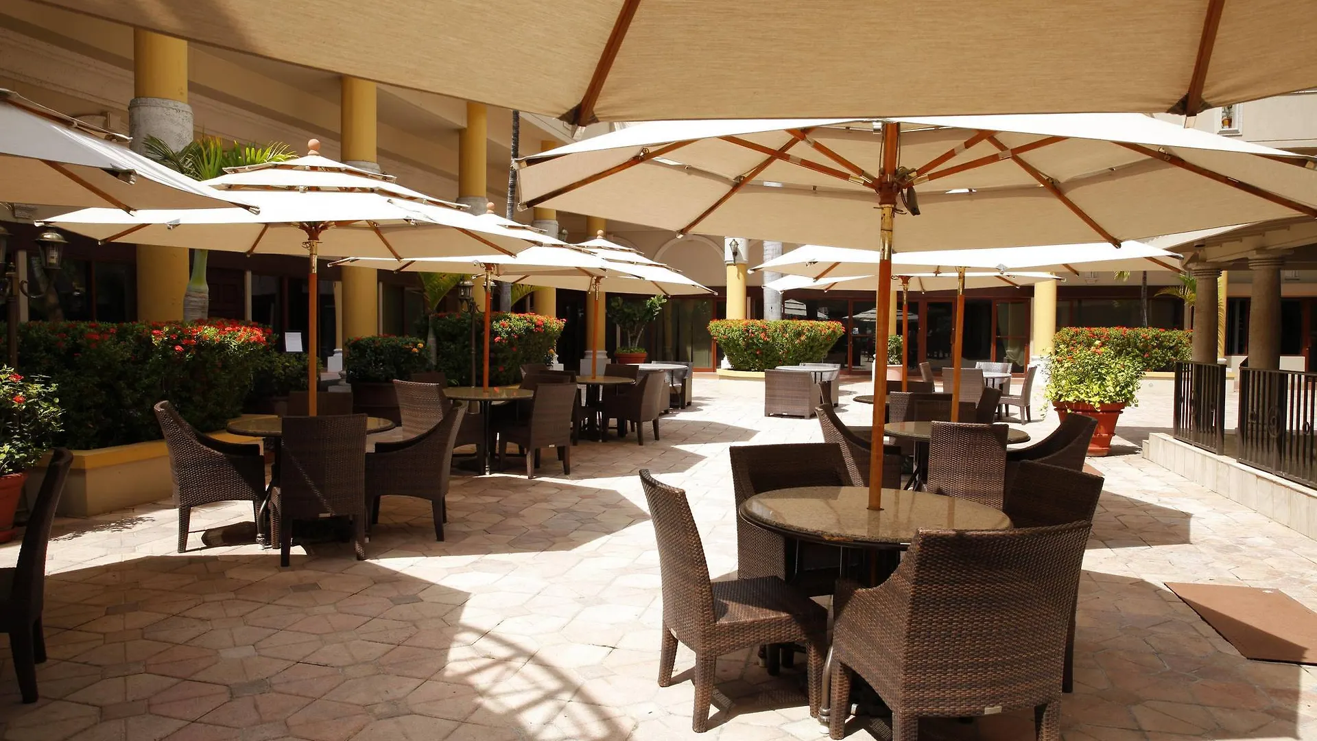 Windward Passage Hotel Charlotte Amalie